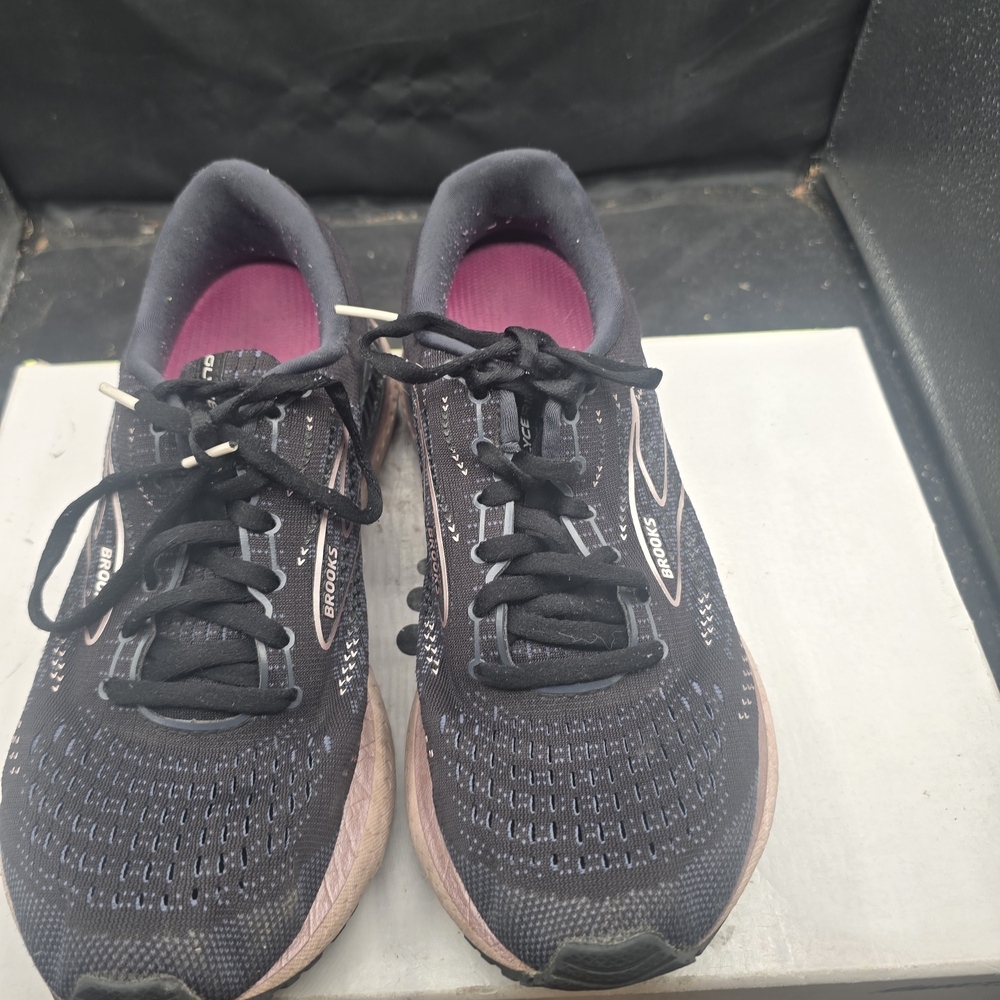 Brooks Women's‎ Black and Purple Sneakers